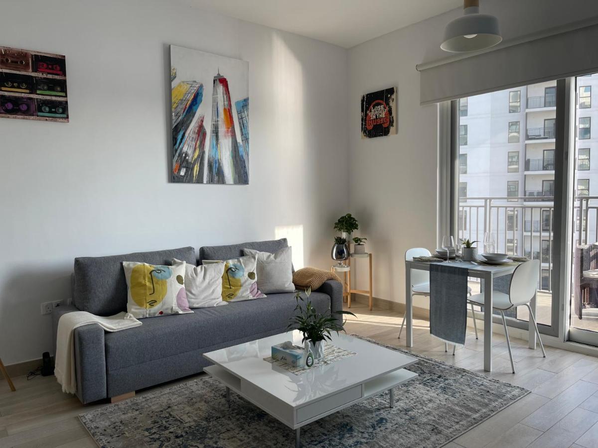 Апартаменти Yas Island - 2 Bedrooms, 2 Toilet With Shared Pool & Parking Абу-Дабі